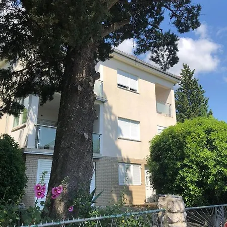 Nada Apartment Selce